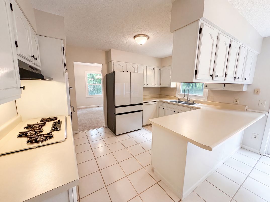 Property photo 2 of 2509 Oakwood Dr