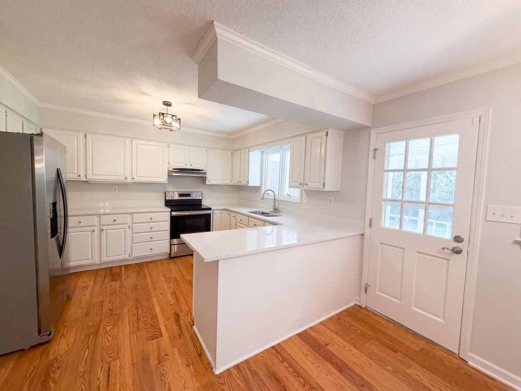 Property photo 2 of 6909 Branton Dr
