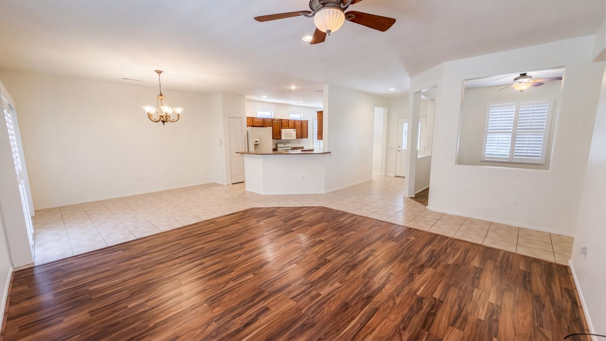 Property photo 3 of 17220 W Cordova Ct