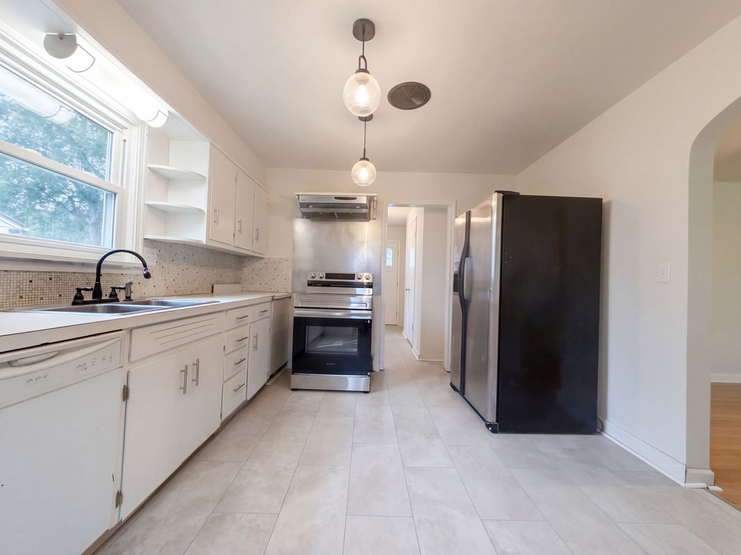 Property photo 2 of 206 Bachmann Ave