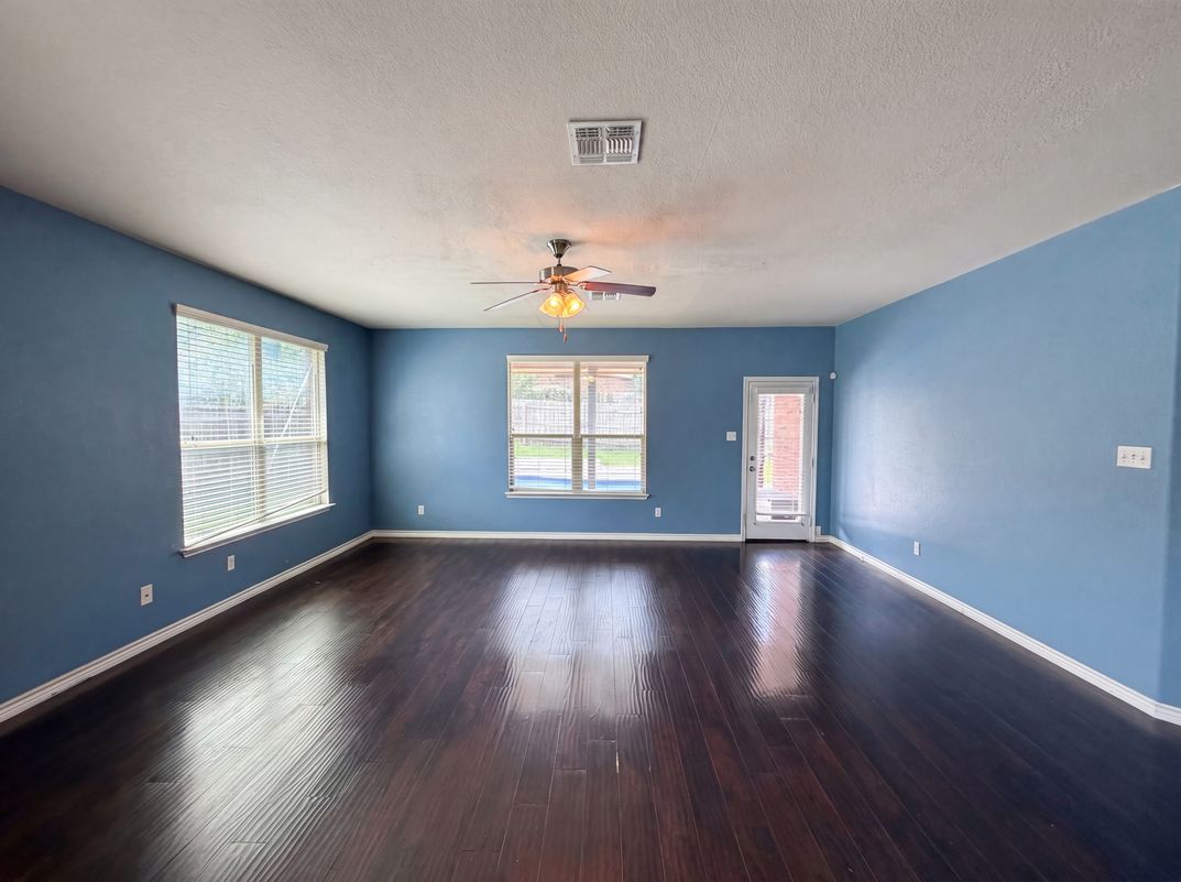 Property photo 3 of 824 Tuscan Rd