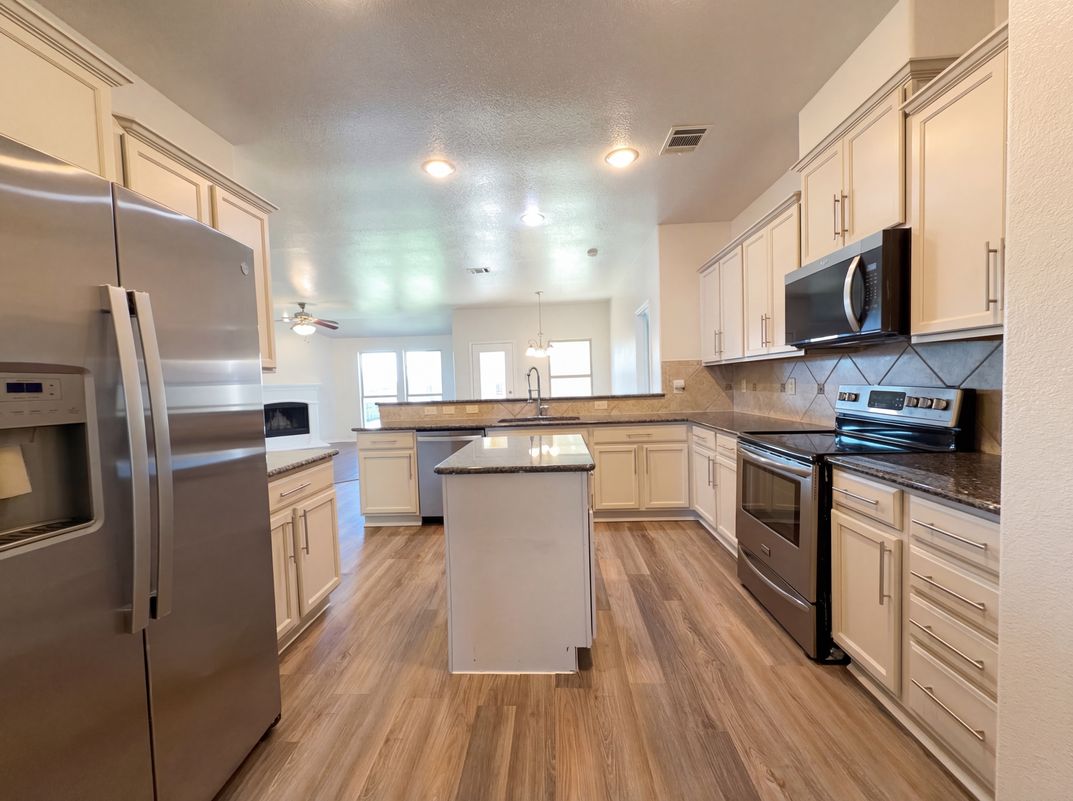 Property photo 2 of 5591 Coventry Dr