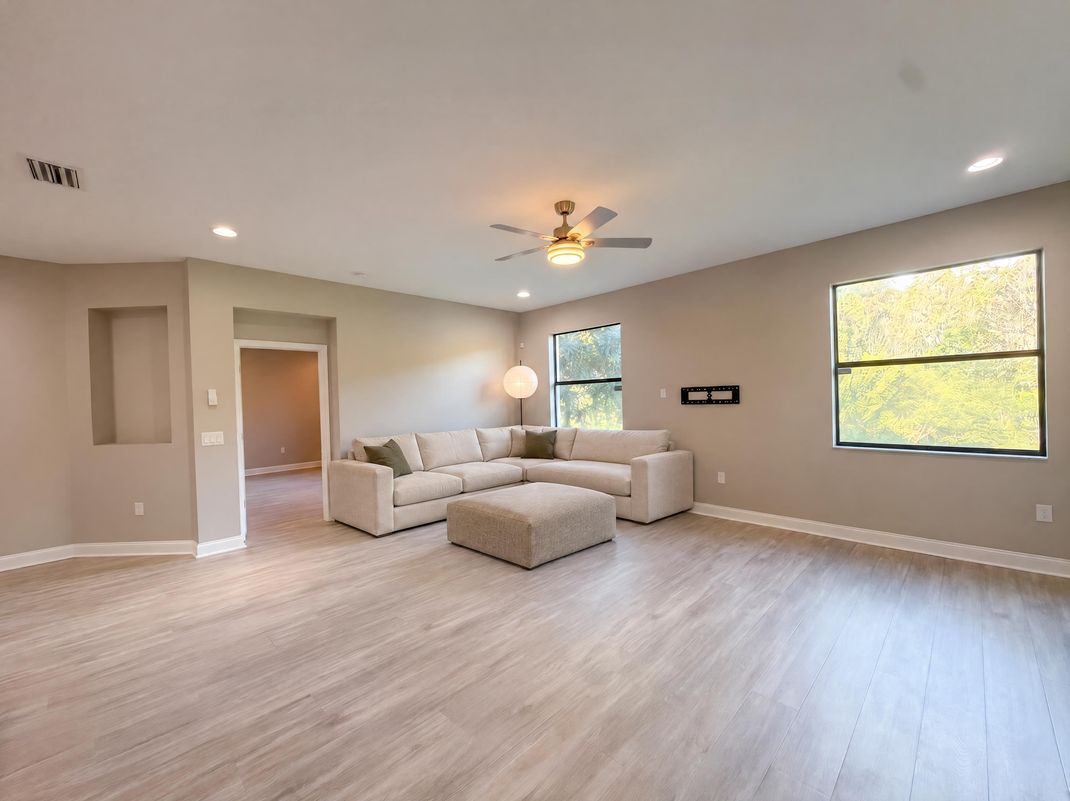 Property photo 3 of 12424 Belcroft Dr