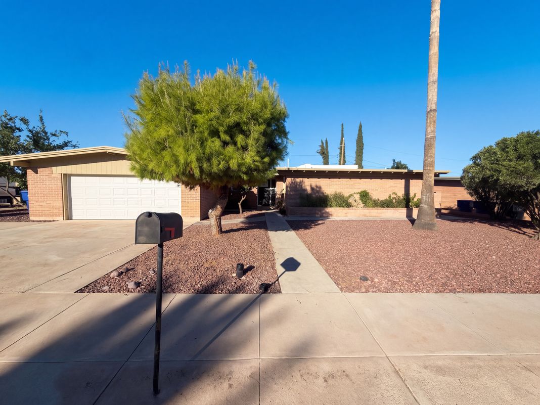 Property photo 1 of 100 S Monitor Pl