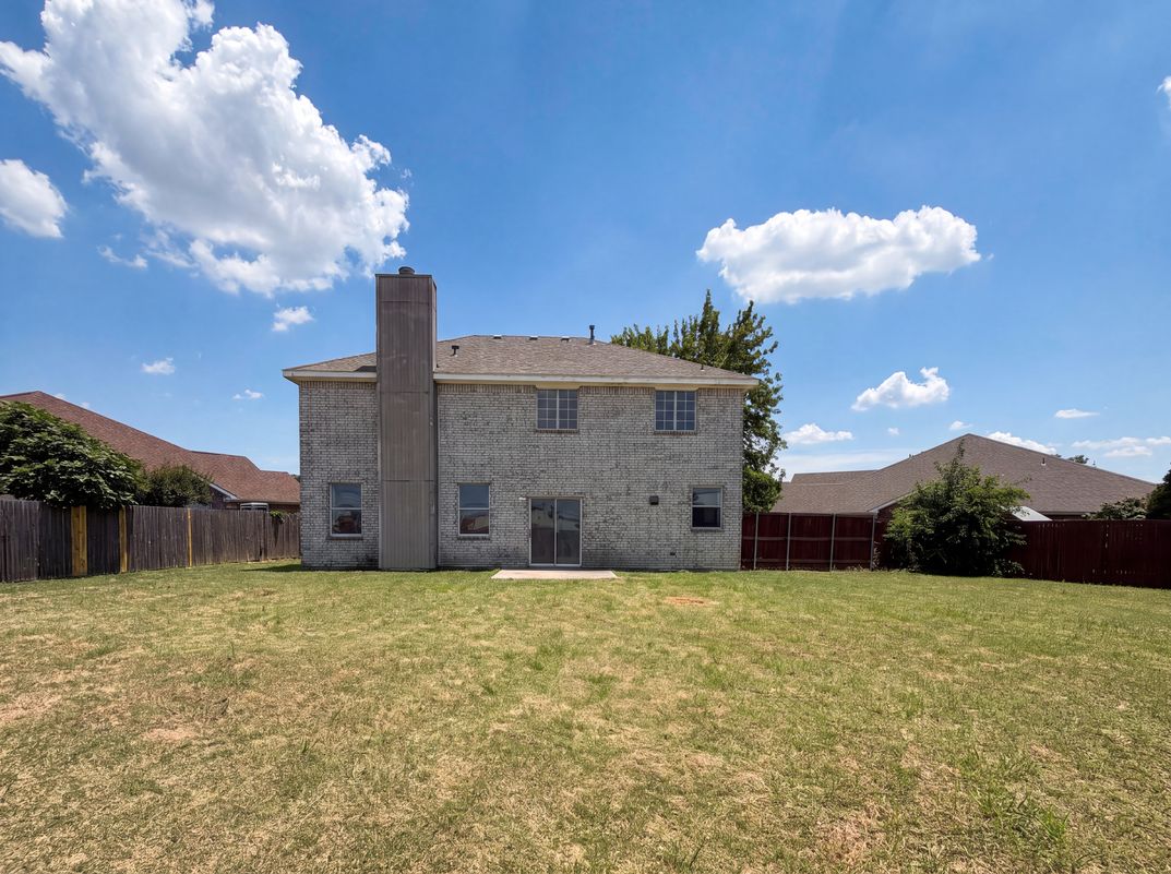 Photo 5 of 18 of 861 Pimernel Ln, Plano, TX