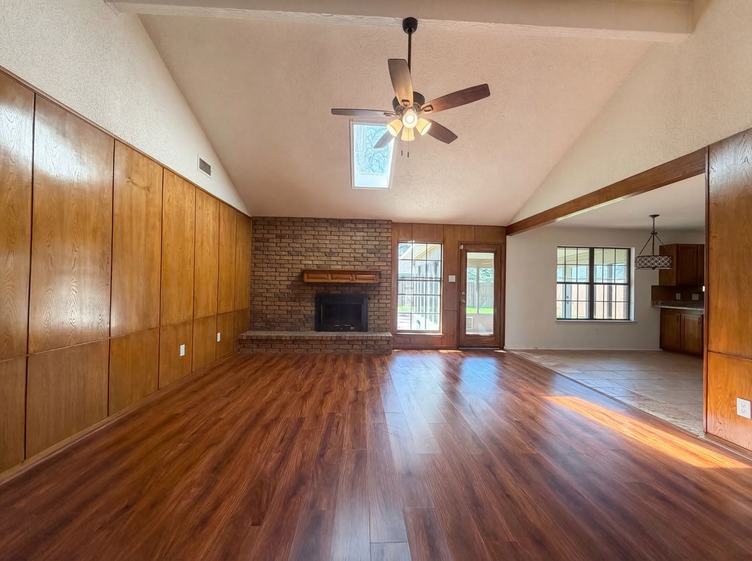 Property photo 3 of 5120 Red River Dr