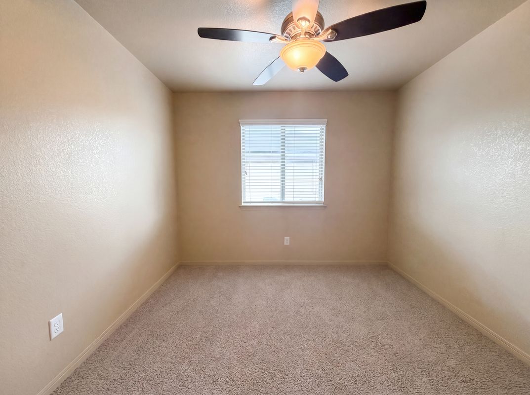 Photo 9 of 16 of 1023 Roanoke Dr, Temple, TX