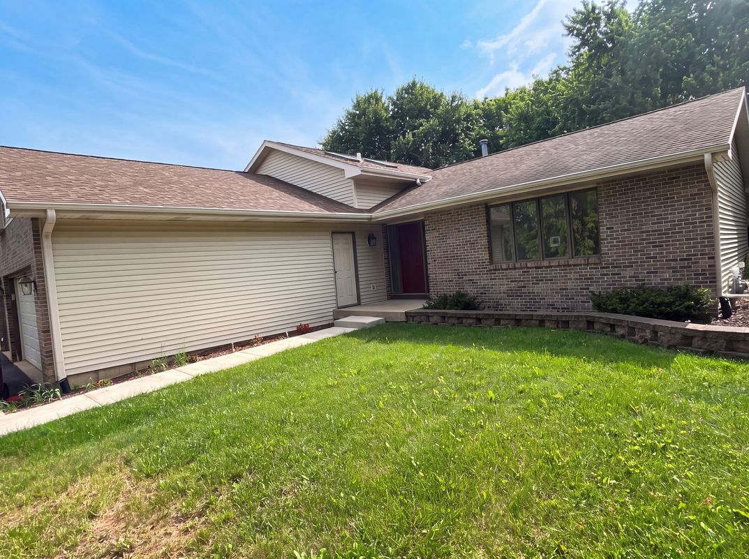 Property photo 1 of 1503 Featherstone Rd