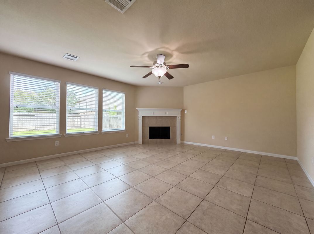 Property photo 3 of 9965 Boulder Bend Ln