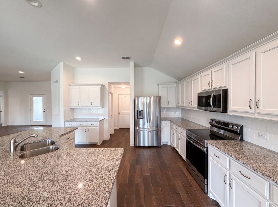 Property photo 2 of 1631 Glade Meadows Dr