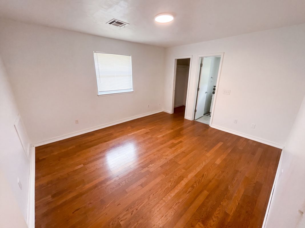 Property photo 3 of 729 NW 113th St