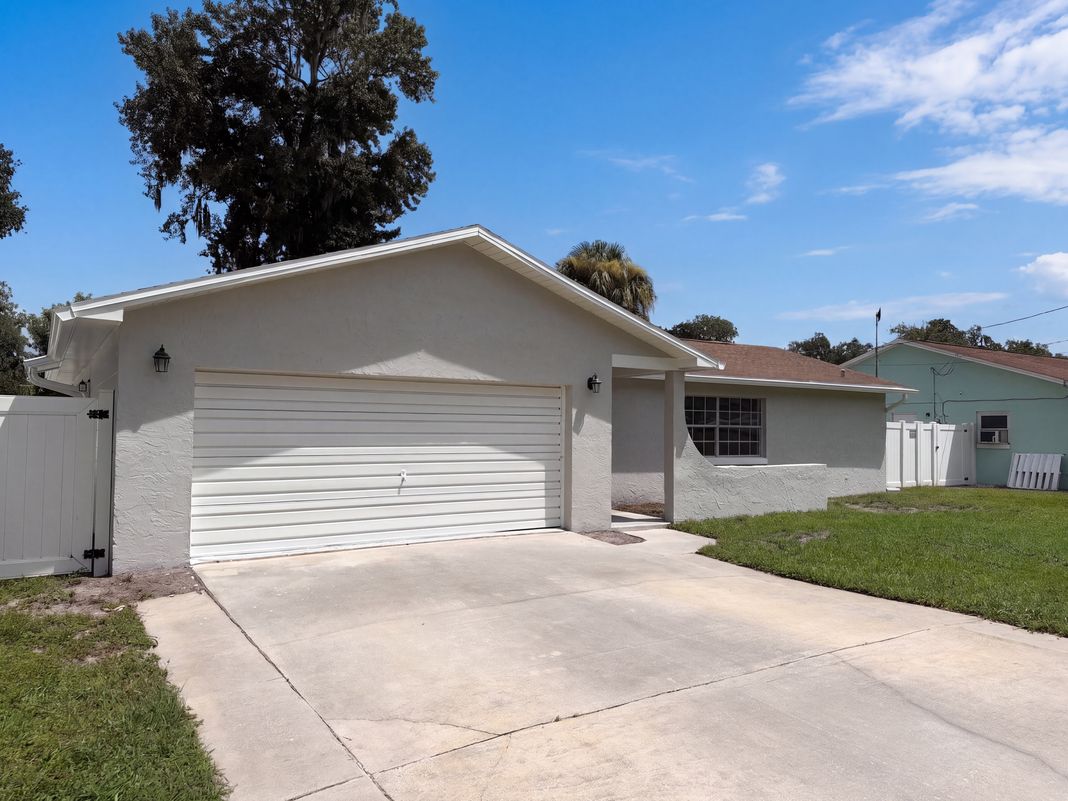 Property photo 1 of 108 Camino Cir