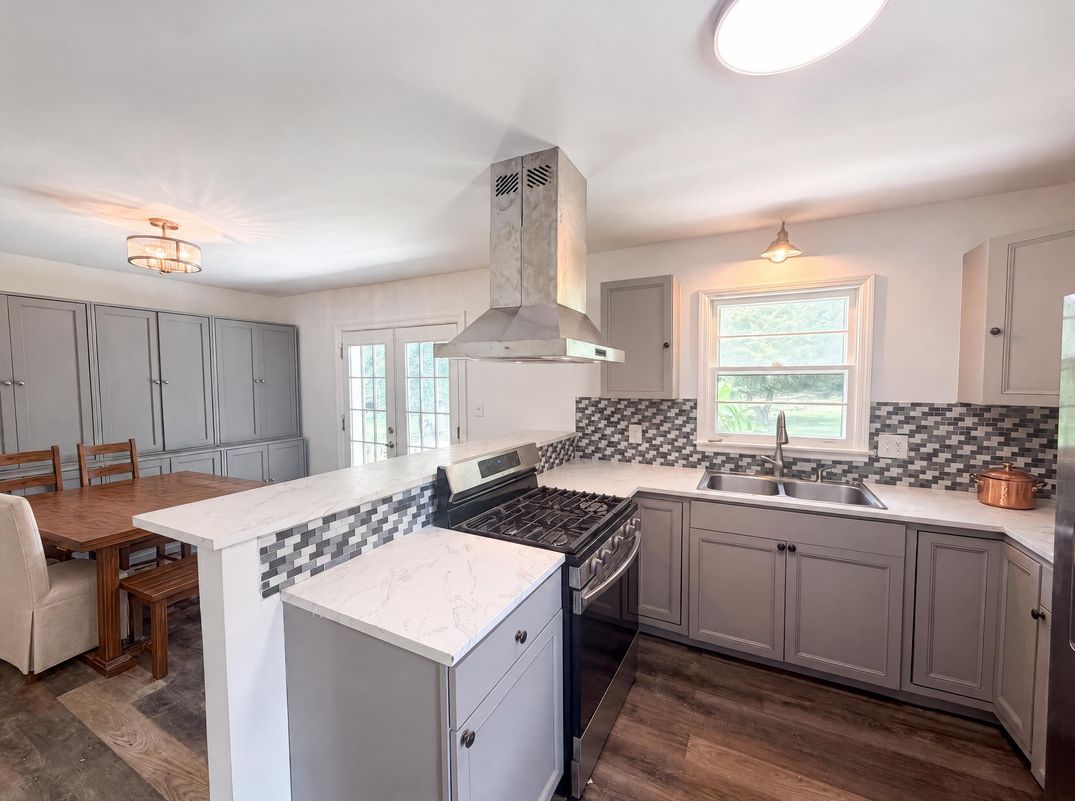 Property photo 2 of 3119 Holbrook Dr SW