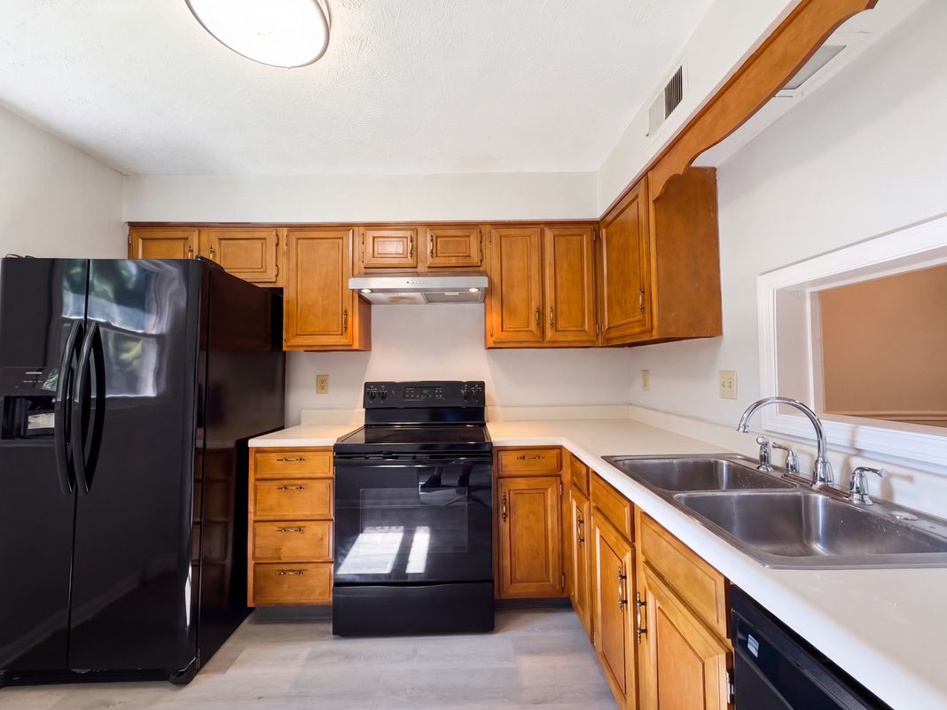 Property photo 2 of 7636 Montgomery Rd Unit C