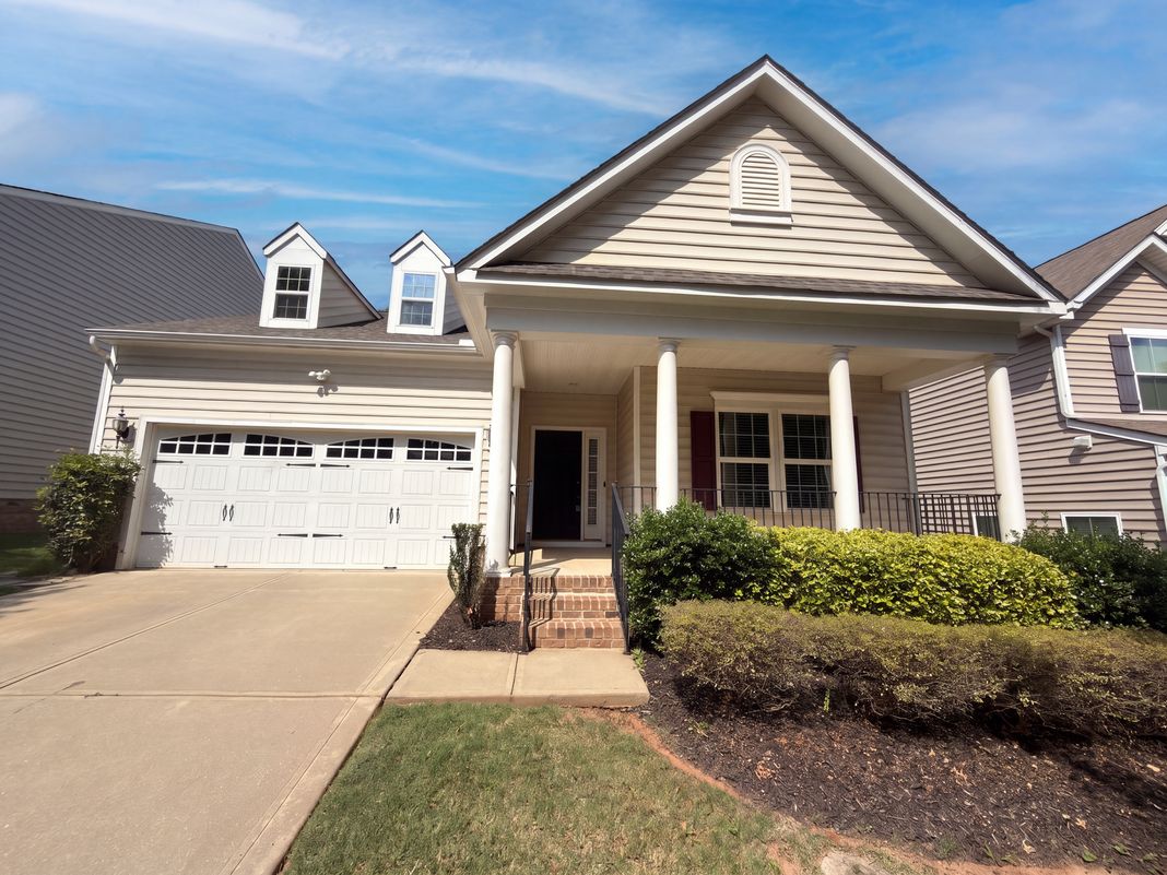 Property photo 1 of 1006 Oakmere Rd