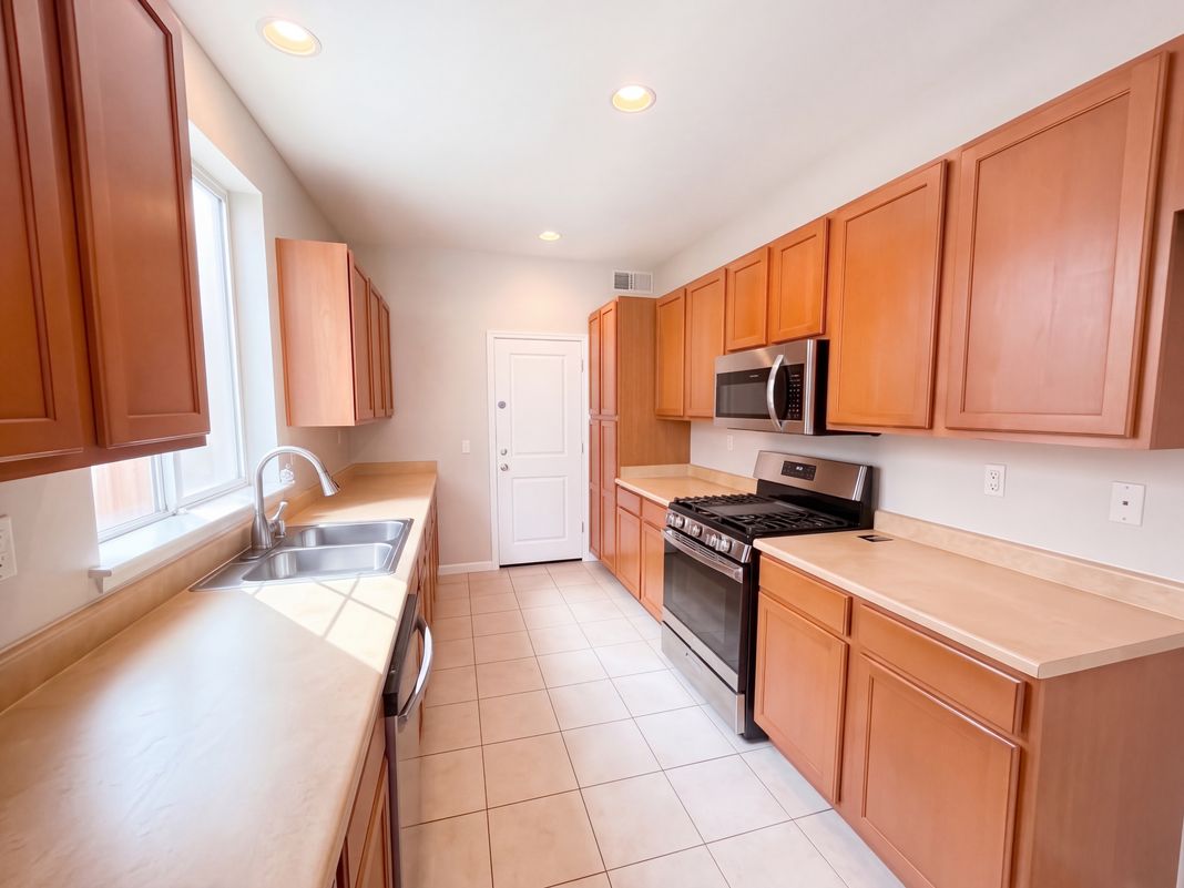 Property photo 1 of 2560 N Village Dr