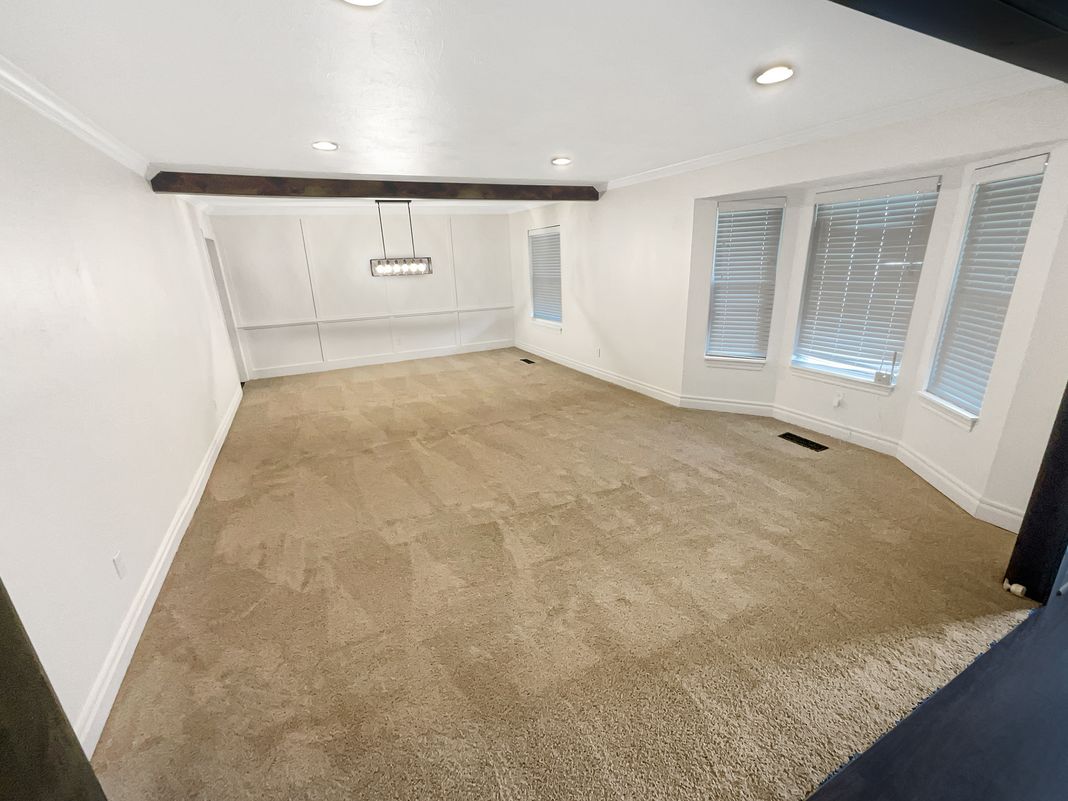 Property photo 3 of 5816 NW 83rd St