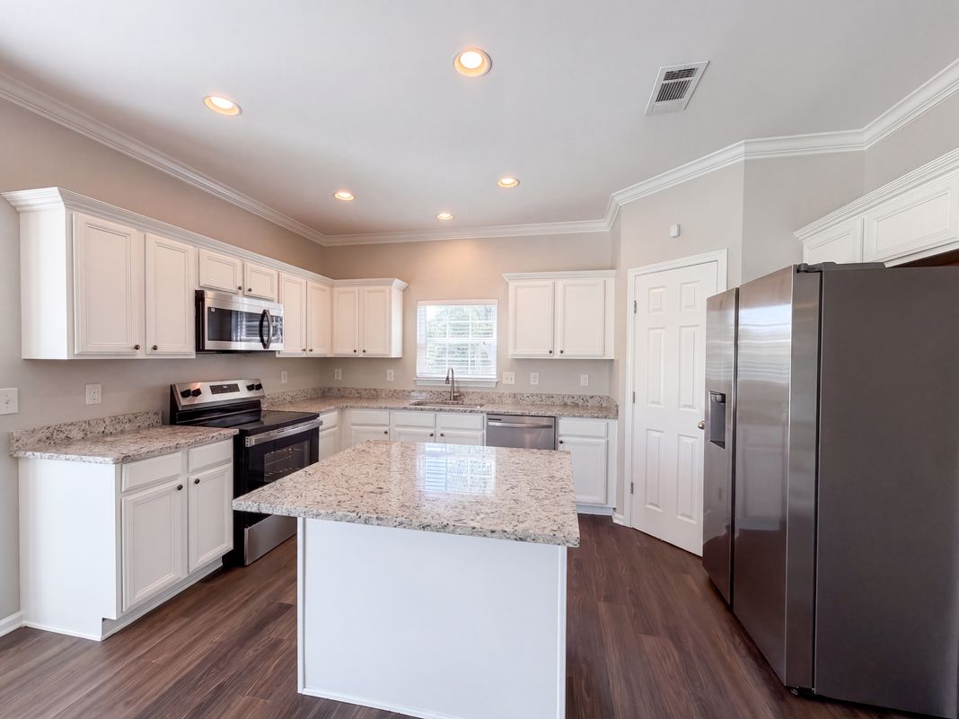 Property photo 2 of 3010 Feradach Ln