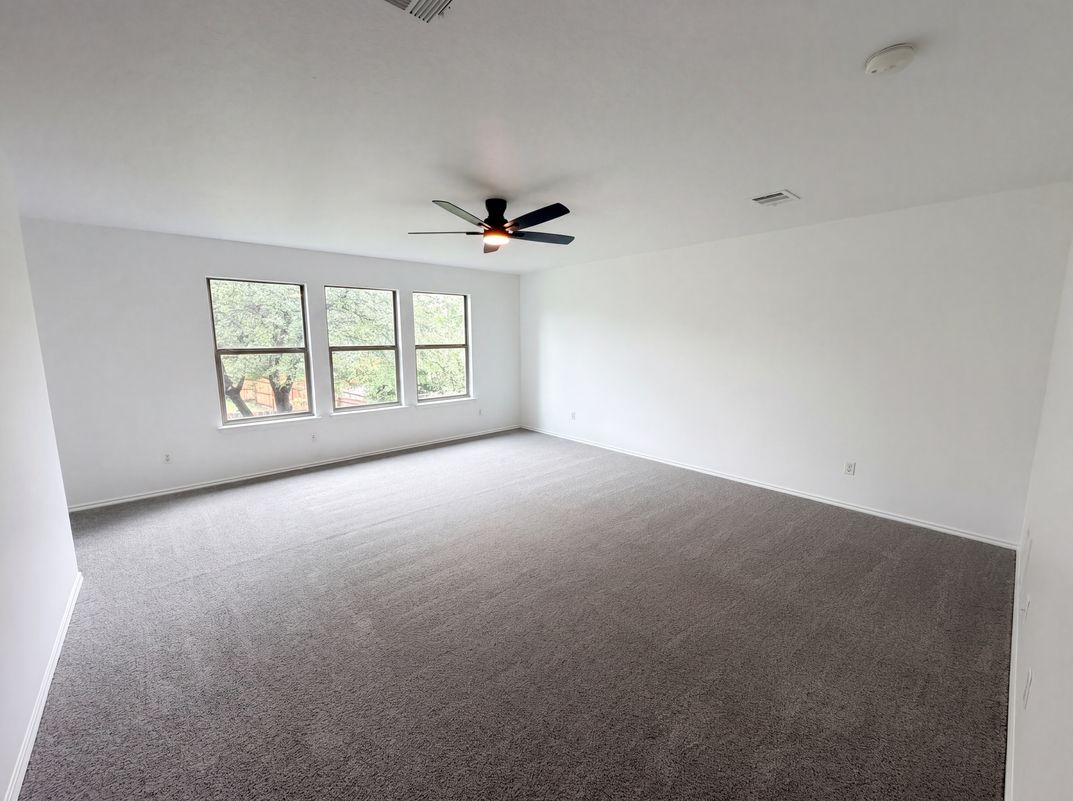 Photo 13 of 20 of 5406 S Hearsey Dr, Austin, TX