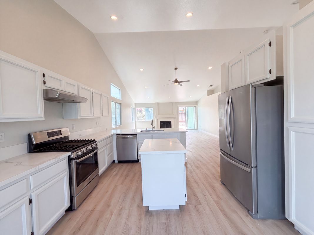 Property photo 2 of 1865 Dorris Ct