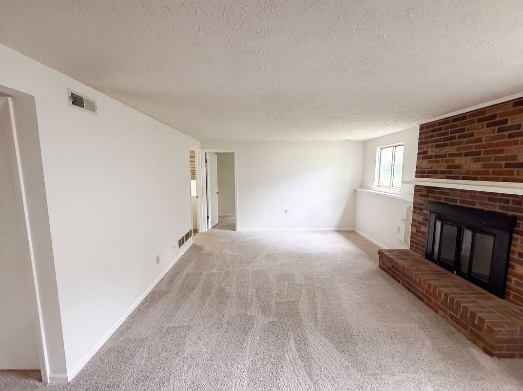 Property photo 3 of 3920 Cedric Ln