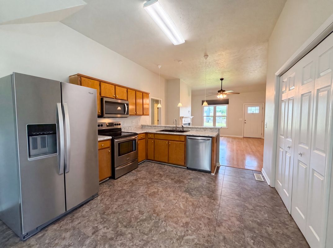 Photo 2 of 18 of 832 Stone Hedge Ct, Old Hickory, TN