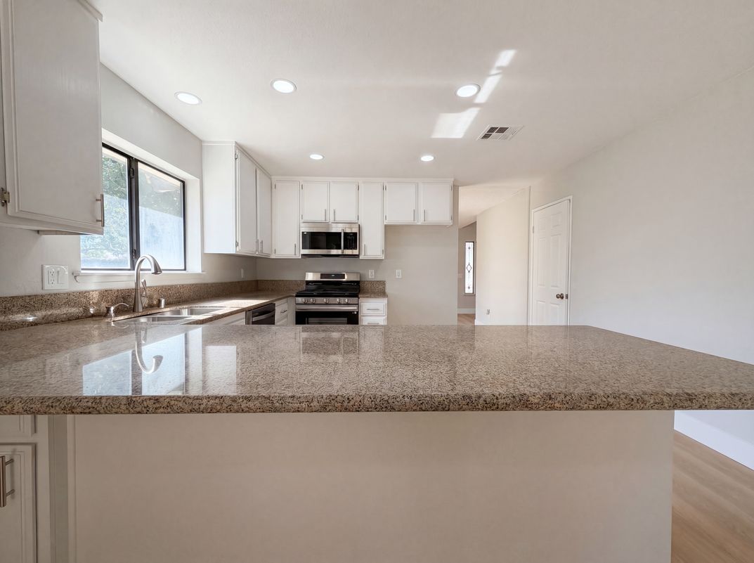 Photo 10 of 25 of 42355 Willeta Ave, Lancaster, CA