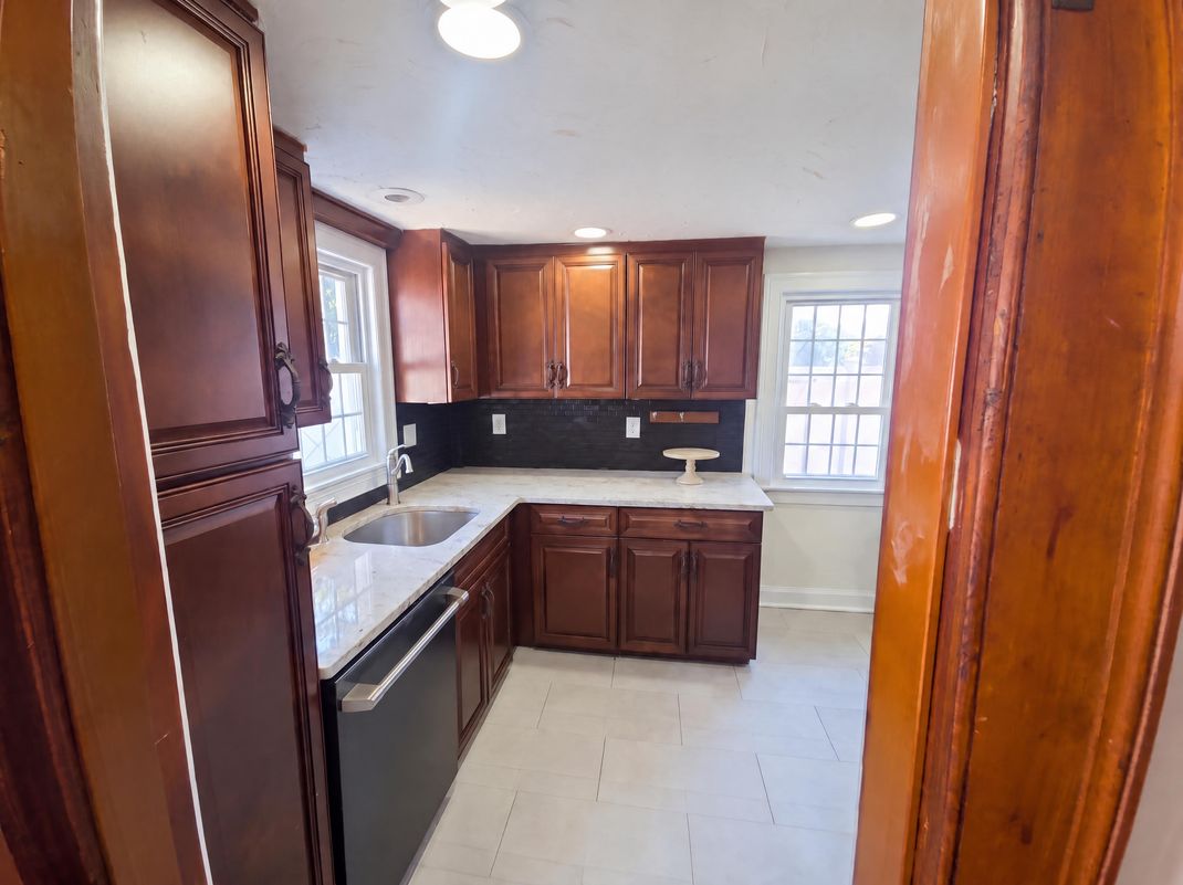 Property photo 3 of 1026 Forbes St