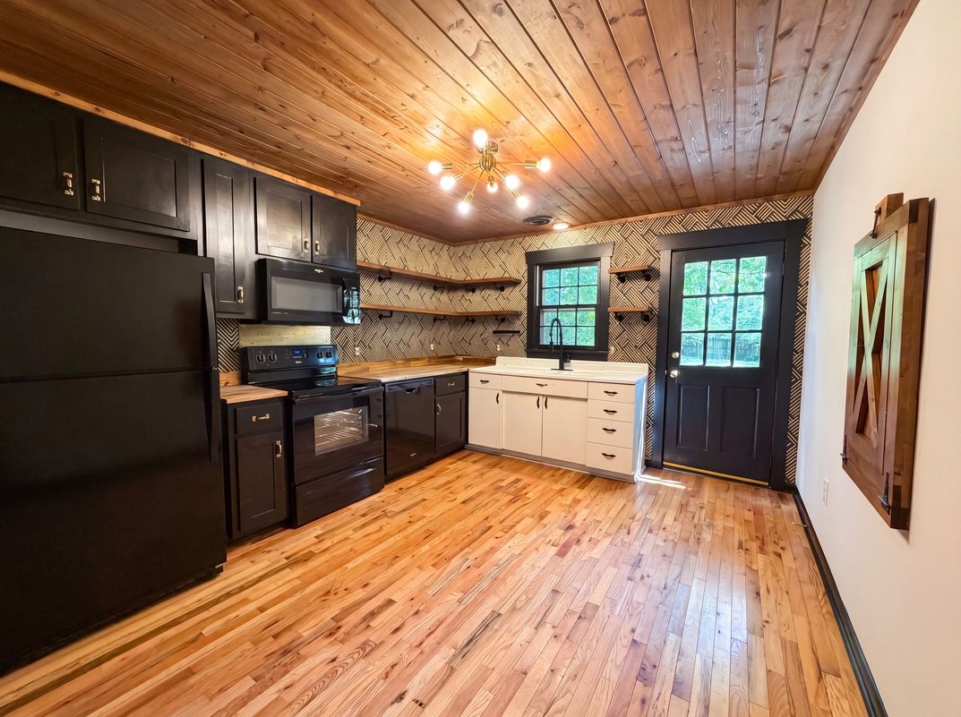 Property photo 2 of 509 Drake Ave