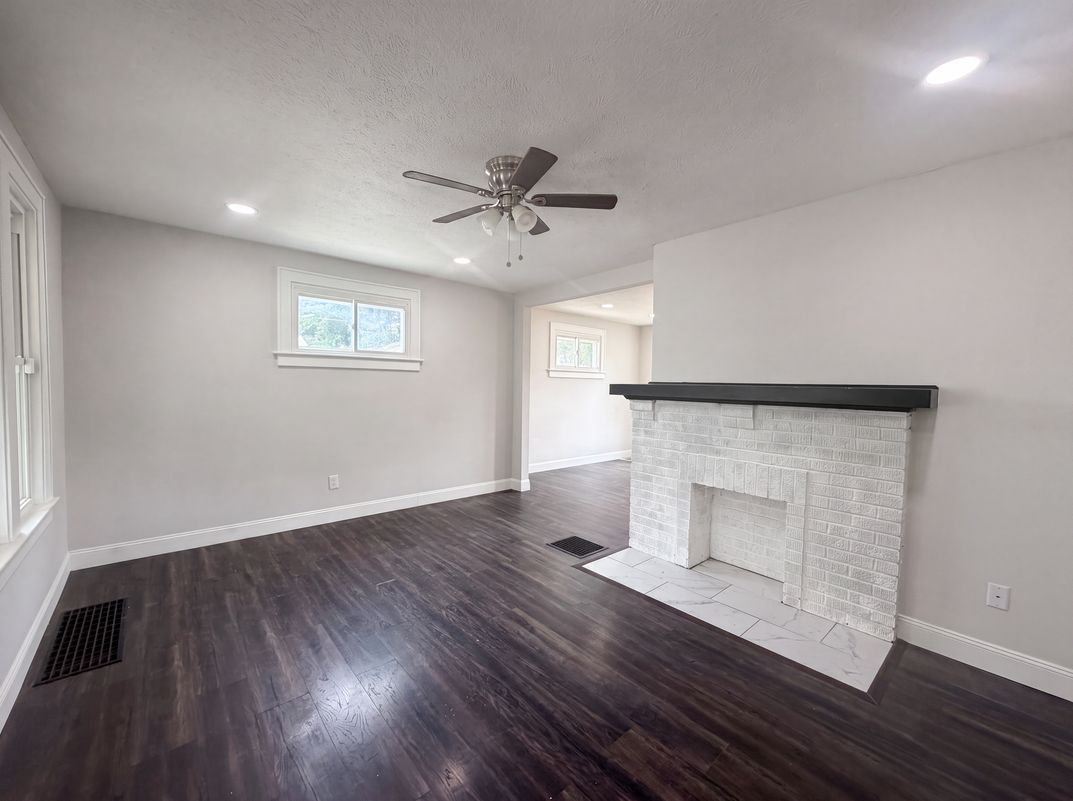 Property photo 3 of 965 Stewart Ave