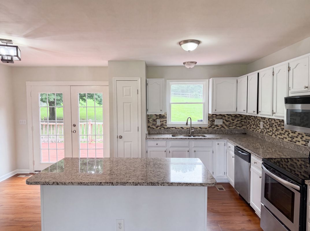 Property photo 2 of 8749 Christopher Ln