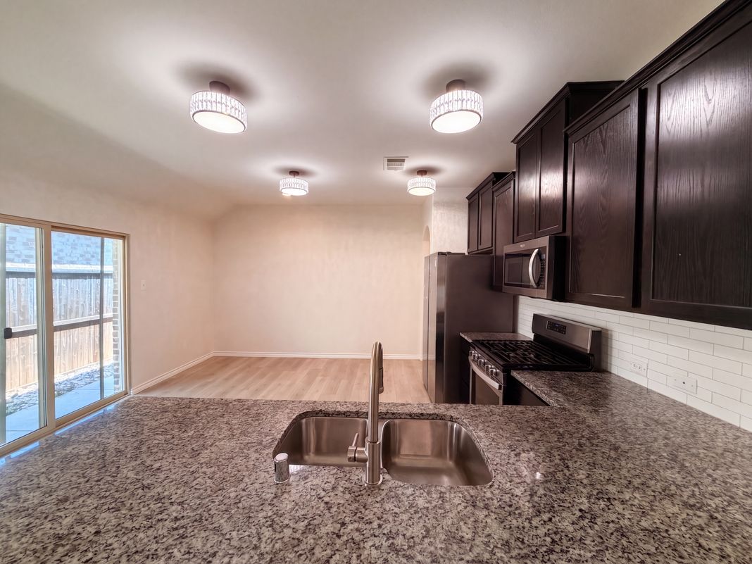 Property photo 3 of 5558 Yarborough Dr