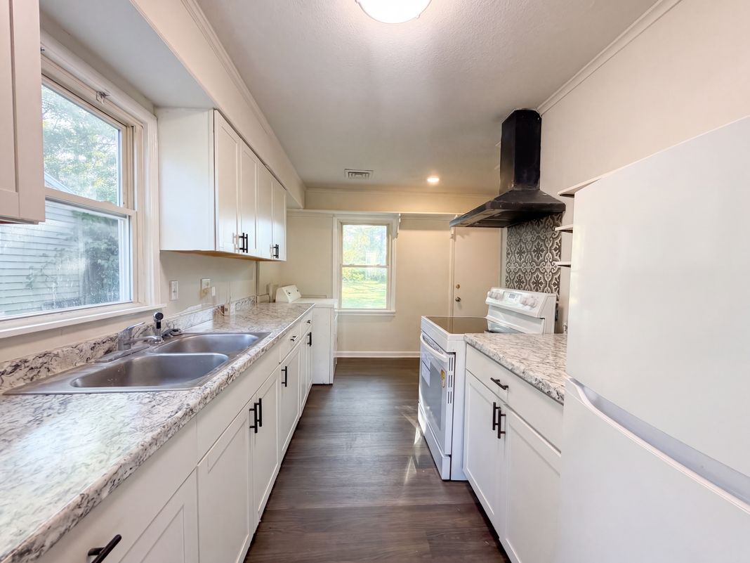 Property photo 2 of 2785 Linview Ave