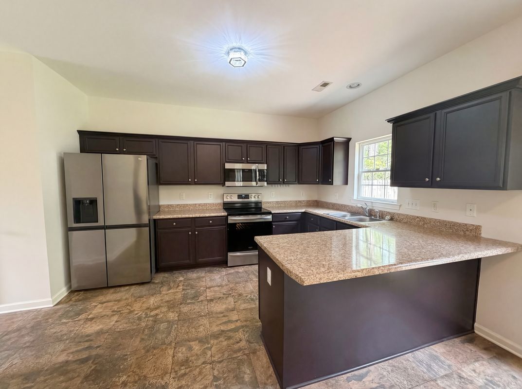 Property photo 2 of 3705 Chancellorsville Ct