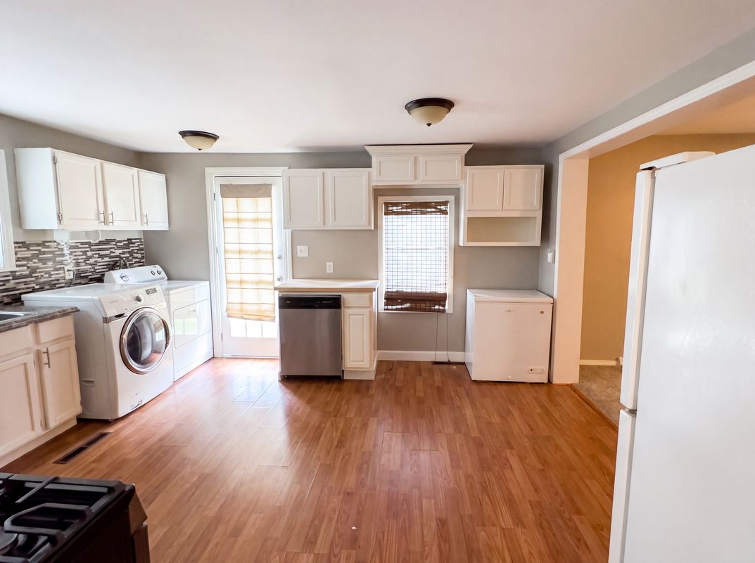 Property photo 3 of 1446 E Whiteside St