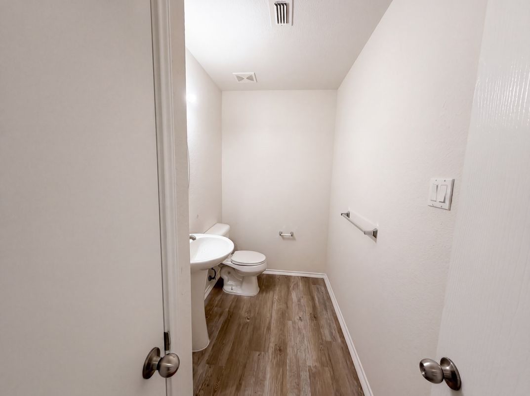 Photo 16 of 23 of 2904 Lake Vista Dr, Wylie, TX