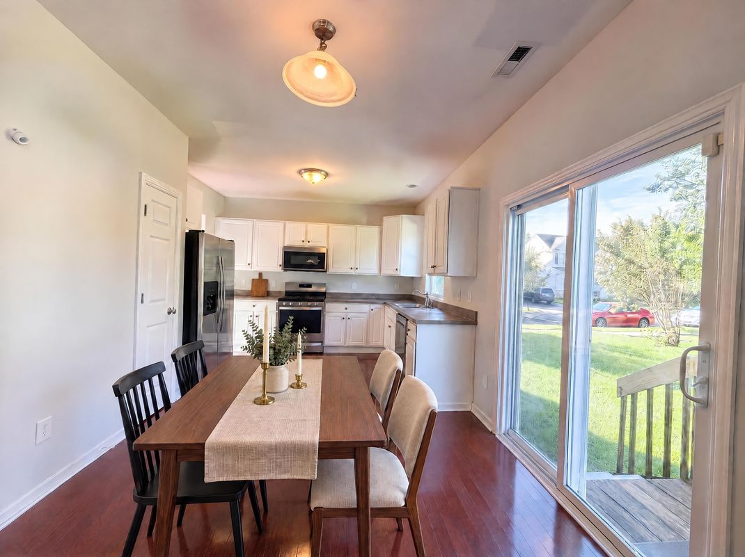 Property photo 2 of 4058 Leontria Ave