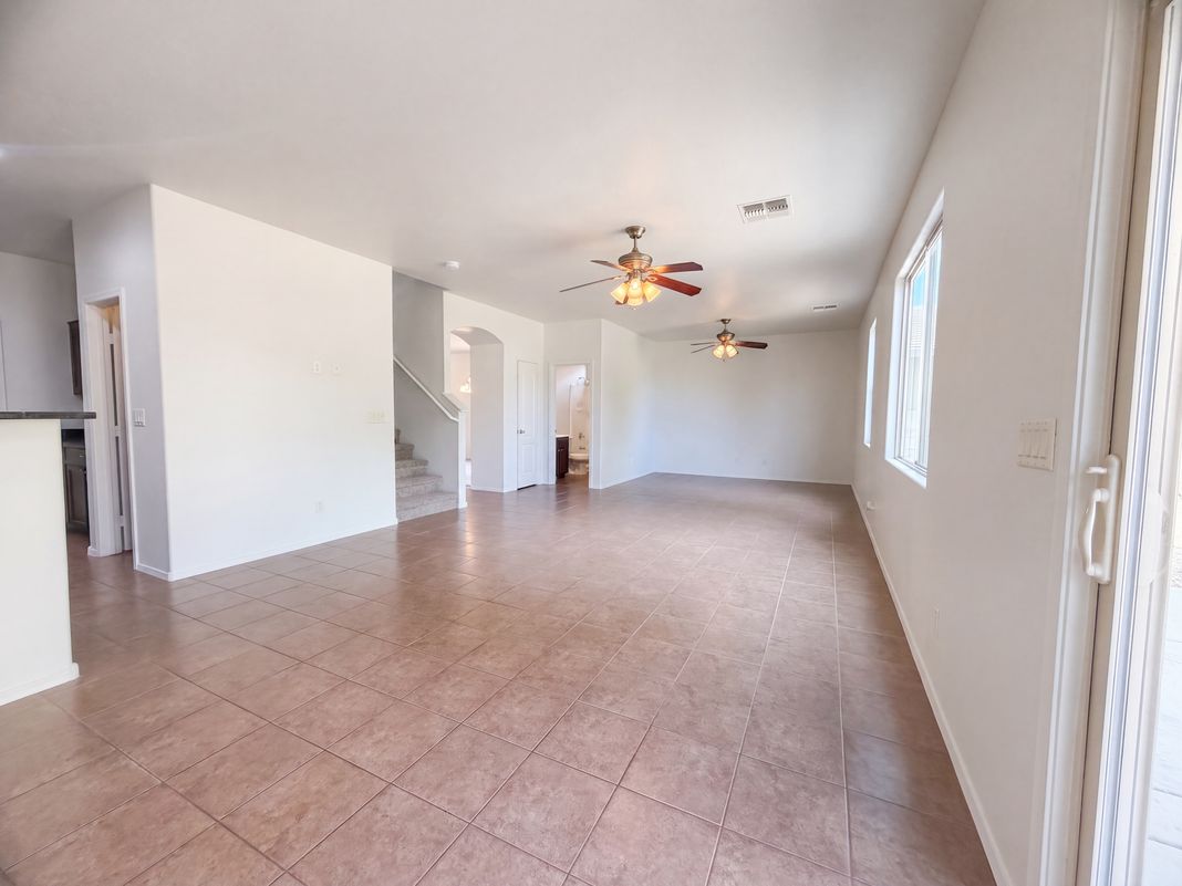 Property photo 3 of 936 E Crimm Rd