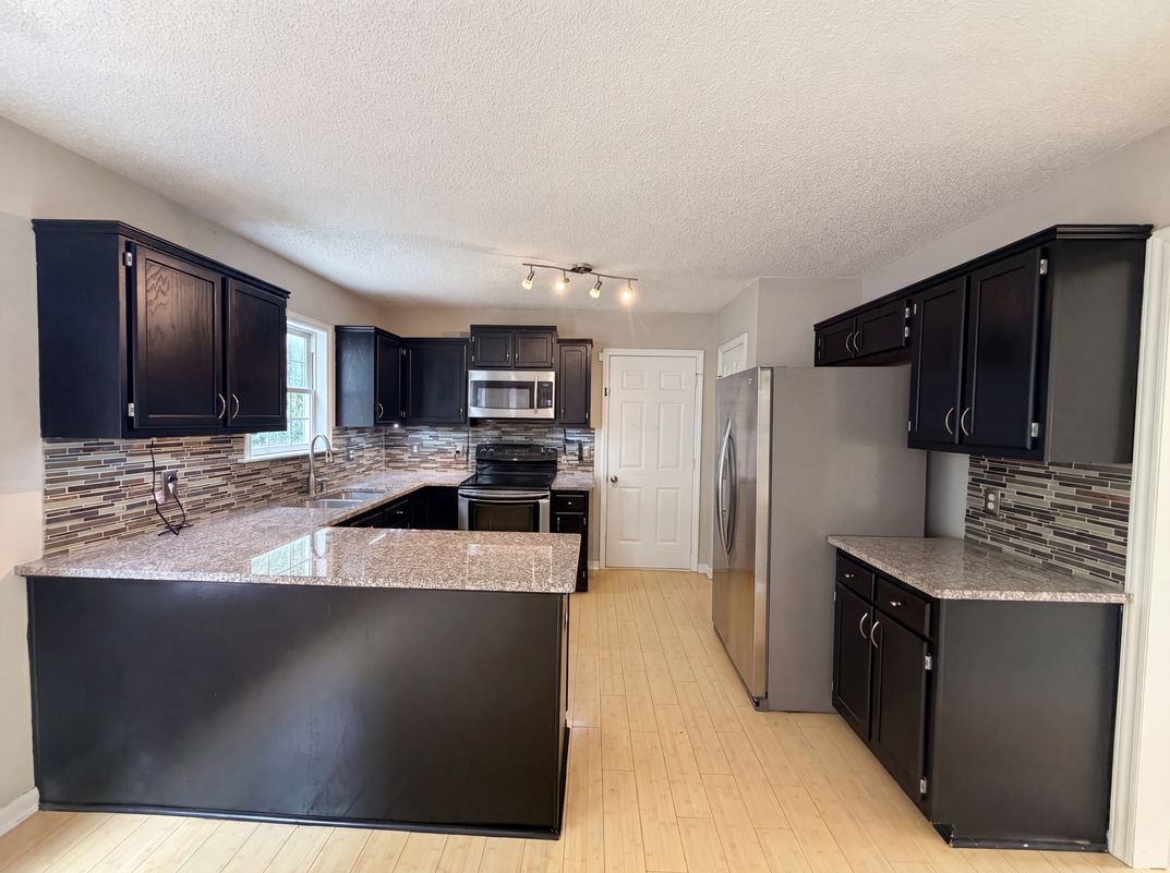 Property photo 2 of 128 Morena Dr