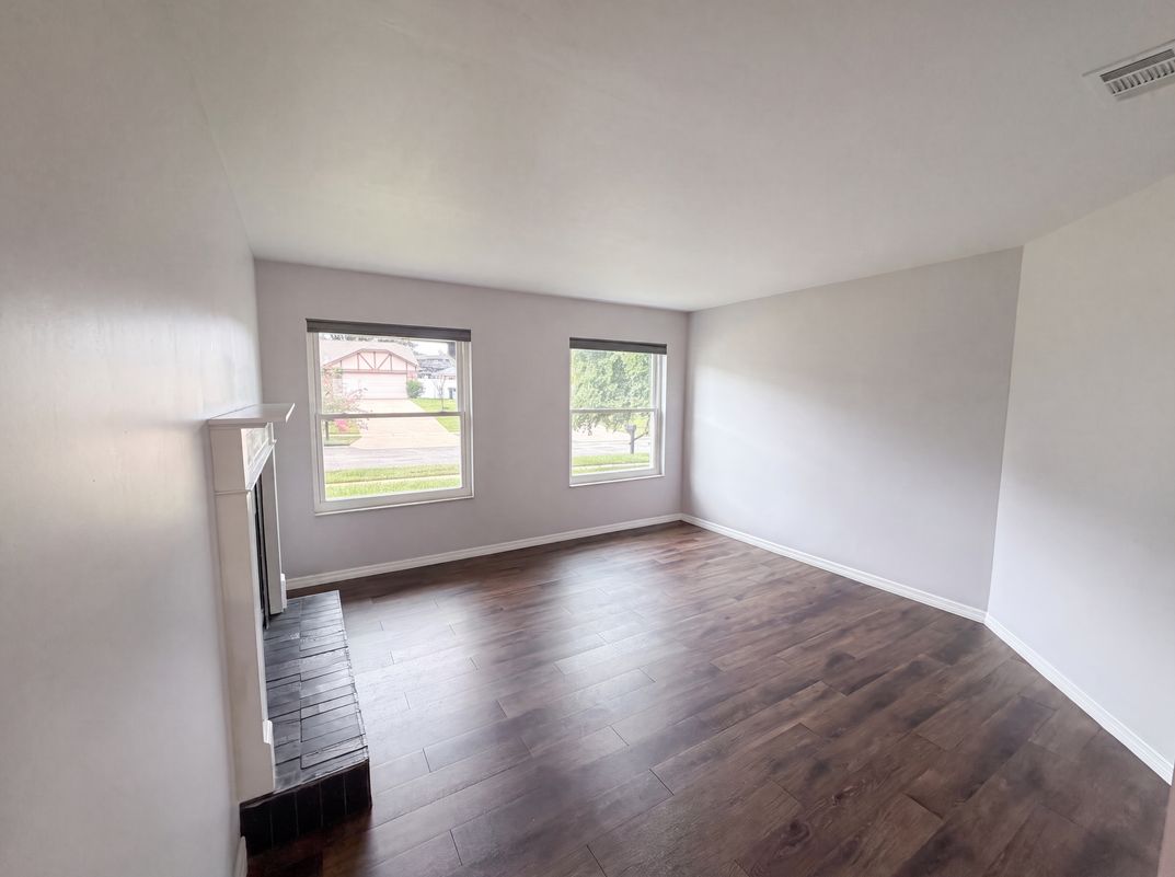 Property photo 3 of 7756 Barberry Dr
