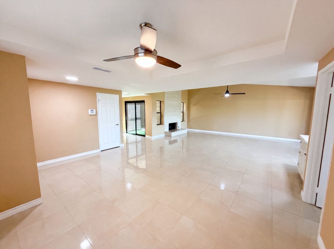 Property photo 3 of 103 Camino Arroyo S