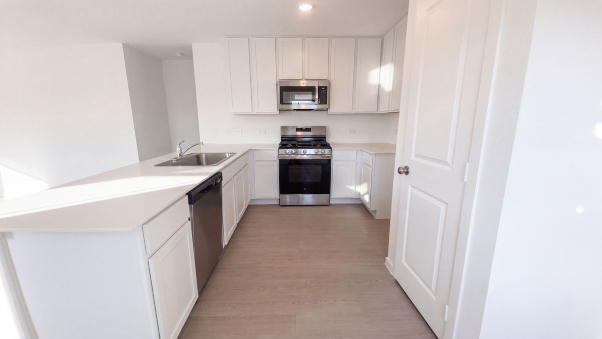 Property photo 2 of 1011 Landon Rdg