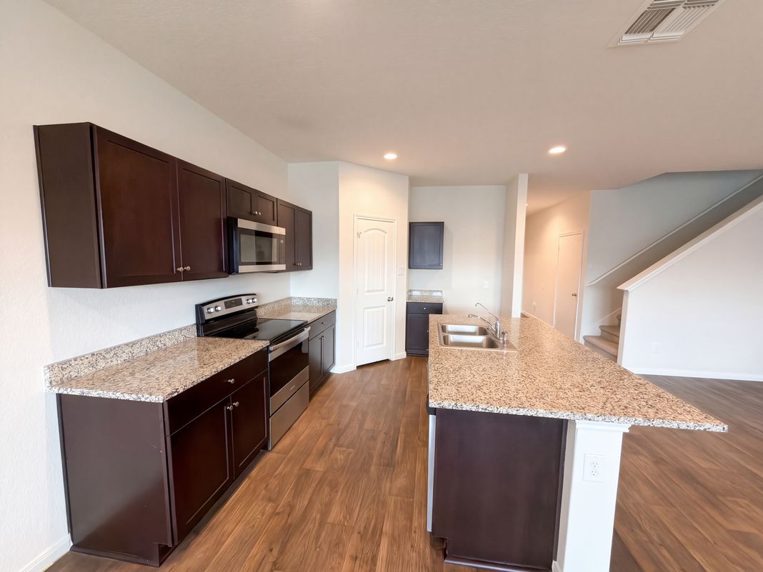 Property photo 2 of 817 Margay Loop