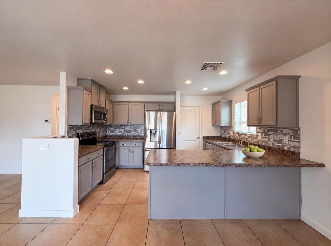 Property photo 2 of 28539 N Moonstone Way