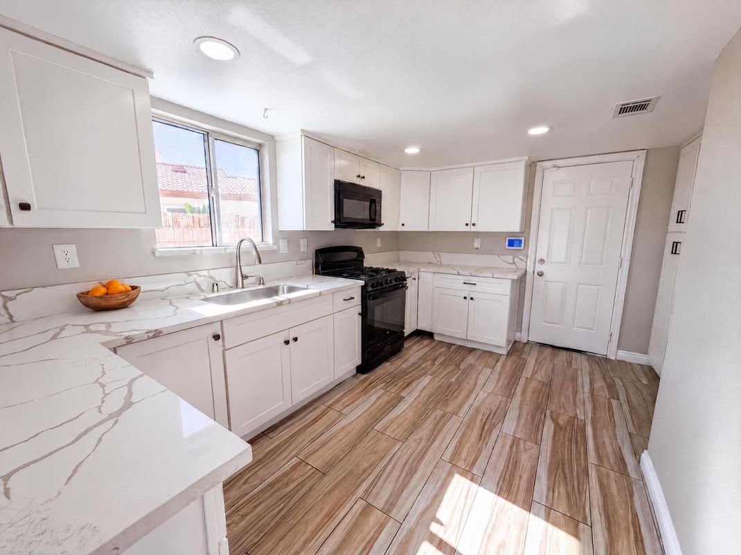 Property photo 2 of 16960 Sorrento Ln