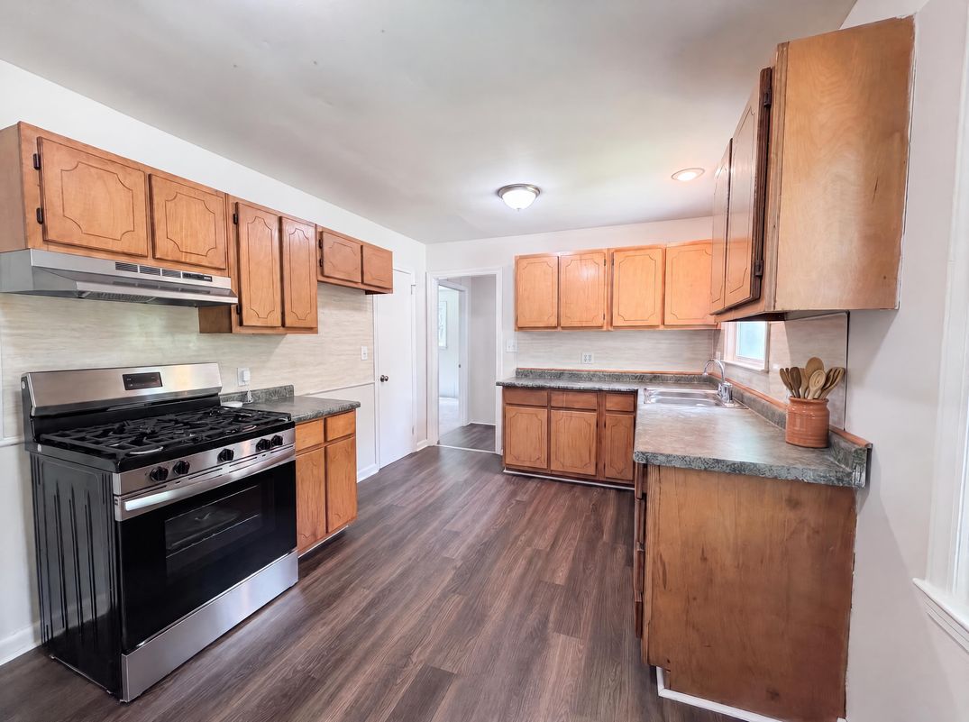 Property photo 2 of 313 Black St