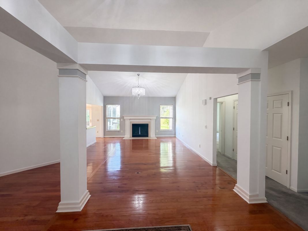 Property photo 3 of 8171 Shady Maple Dr