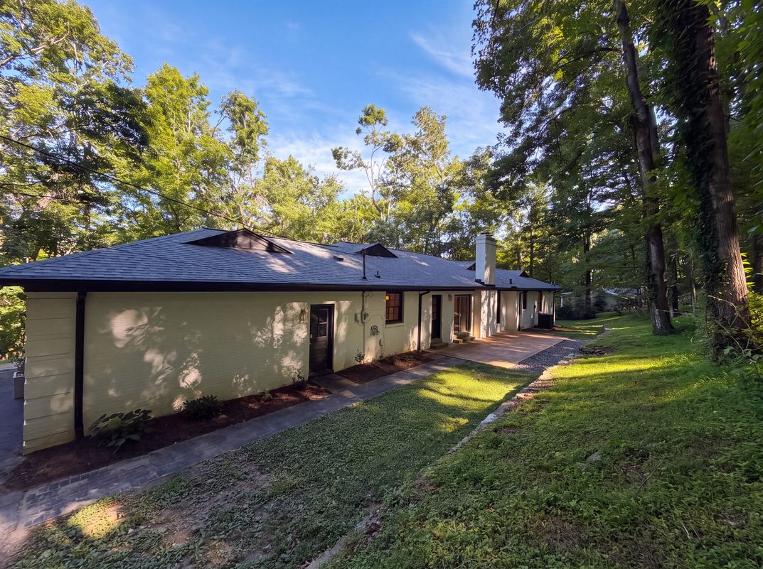 Property photo 1 of 1904 Cromwell Dr