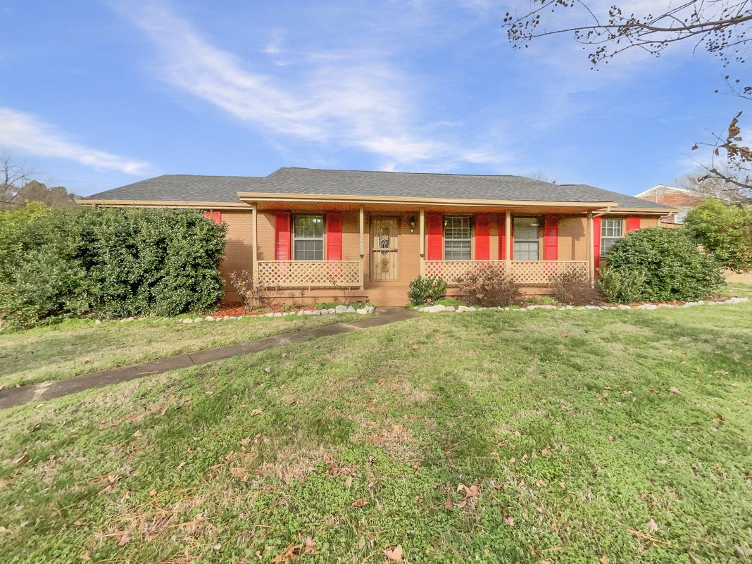 Property photo 1 of 90 Tusculum Rd