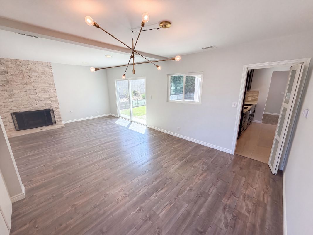 Property photo 3 of 2025 Via Mirada
